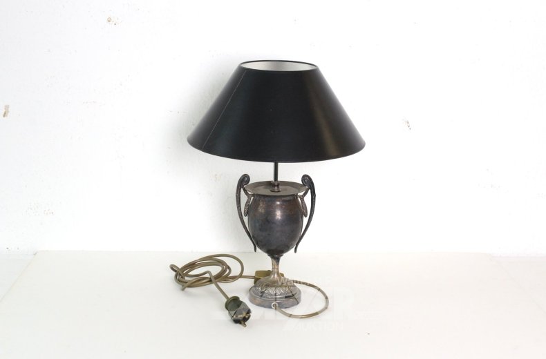 Tischlampe in franz. Urnenform