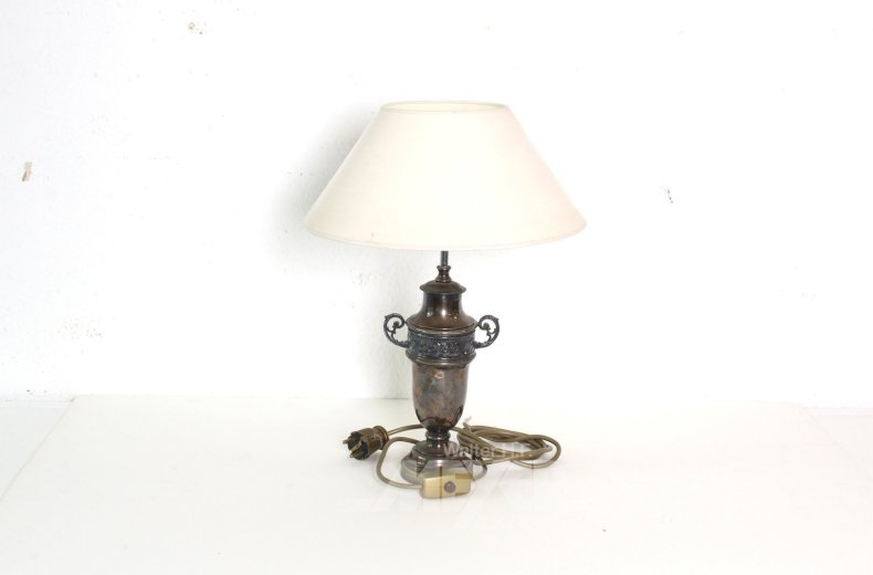 Tischlampe in franz. Urnenform