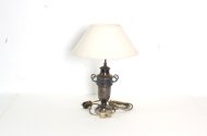 Tischlampe in franz. Urnenform