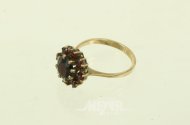 Ring mit Granatsteinen