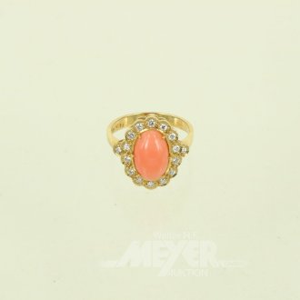 Ring mit Cabochon aus Koralle