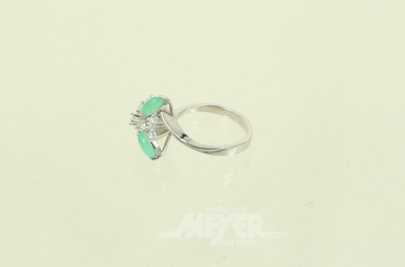 Ring mit Chrysopras u. 10 kl. Brillanten von ges. ca. 0,44ct