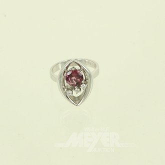 Ring mit Rodolith u. 3 kl. Brillanten