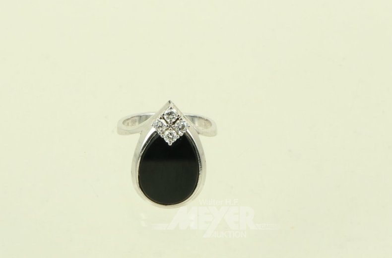 Ring mit Onyx u. 4 kl. Brillanten von ges. ca. 0,24ct