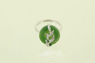 Ring mit Jade u. 3 kl. Diamanten