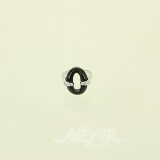 Ring mit Onyx u. 8 kl. Diamanten