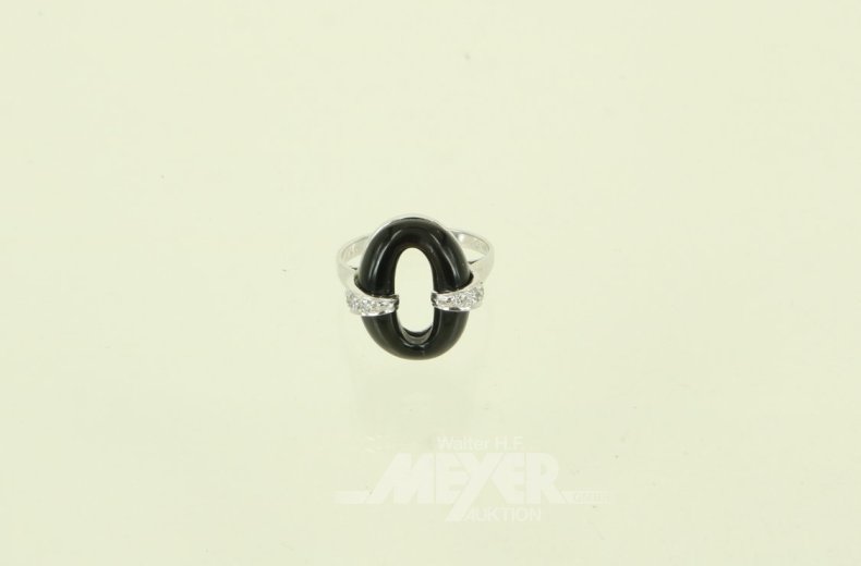 Ring mit Onyx u. 8 kl. Diamanten