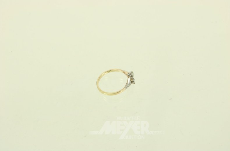 Ring mit 4 Altschliffbrillanten u. 6 Diamantrosen