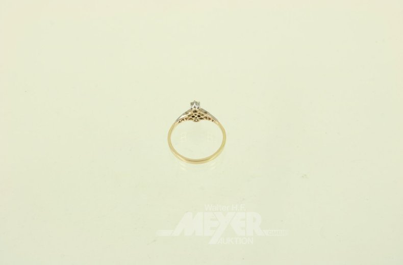 Ring mit 4 Altschliffbrillanten u. 6 Diamantrosen