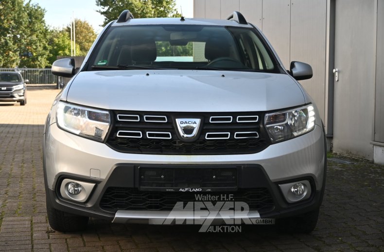 Dacia Sandero, silber