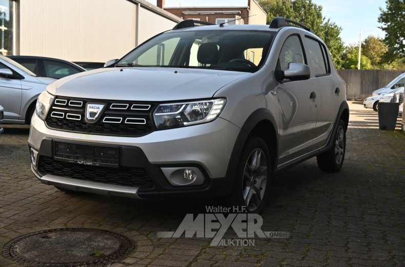Dacia Sandero, silber