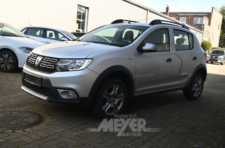 Dacia Sandero, silber