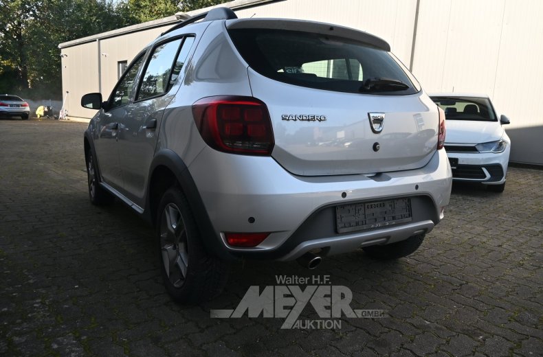 Dacia Sandero, silber