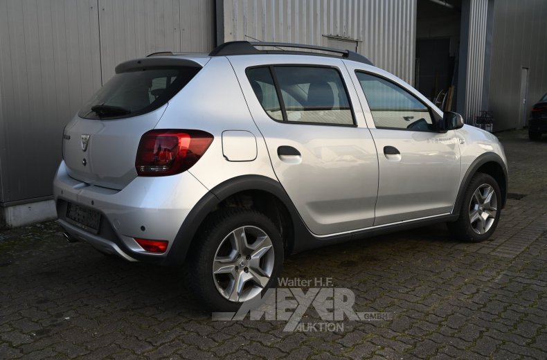 Dacia Sandero, silber