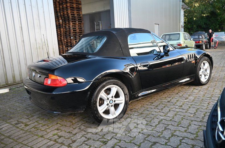 BMW Z3 Roadster 1.9i, schwarz