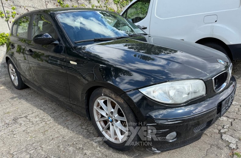 BMW 116i, schwarz