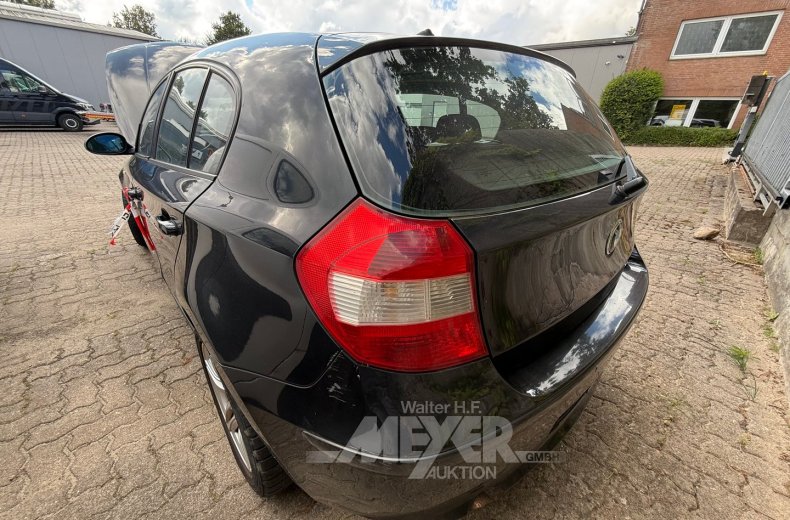 BMW 116i, schwarz