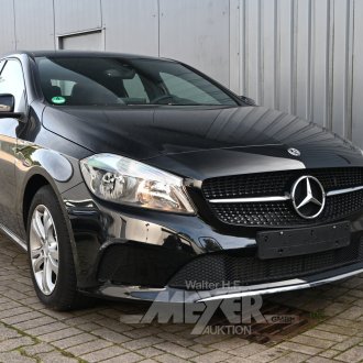 Mercedes-Benz A180, kosmosblack metallic