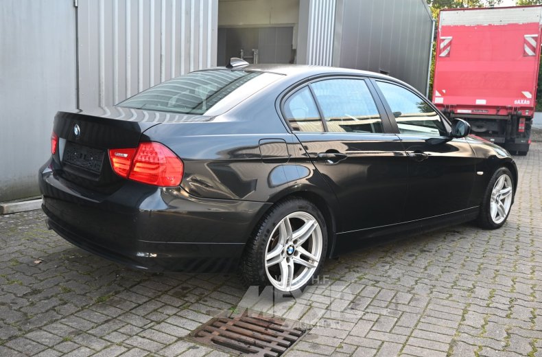 BMW 320d DPF Automatik,  schwarz