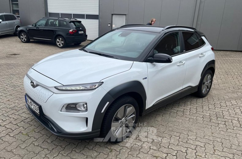 Hyundai Kona EV Style, weiß
