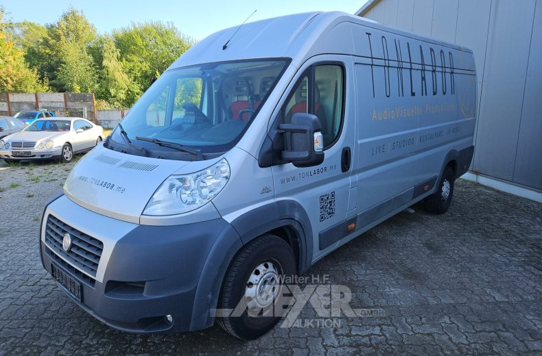 Fiat Ducato Kastenwagen, grau