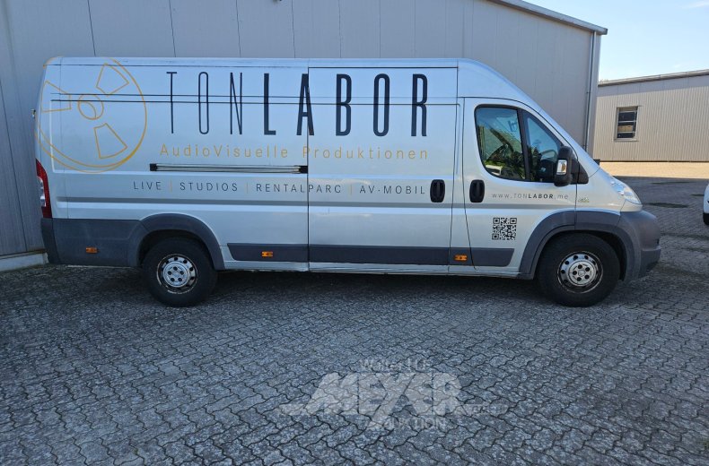 Fiat Ducato Kastenwagen, grau