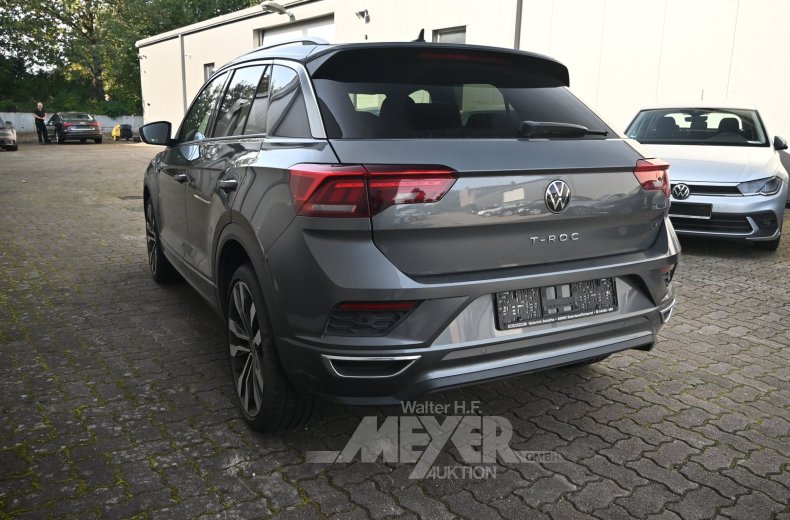 Volkswagen T-roc 1.5 TSI ACT OPF DSG Sport, grau