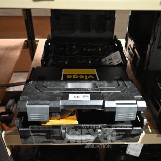 2 Werkzeugkoffer mit Systempressbacken