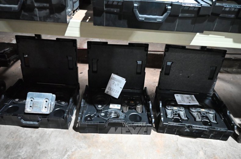 3 Werkzeugkoffer mit Systempressbacken
