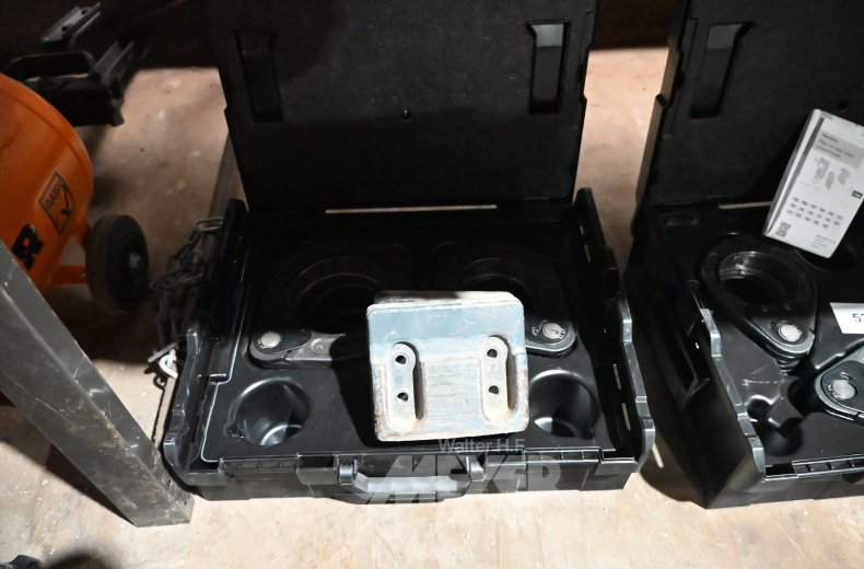 3 Werkzeugkoffer mit Systempressbacken