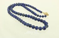 Perlenkette aus Lapislazuli, mit Schließe in 585 GG