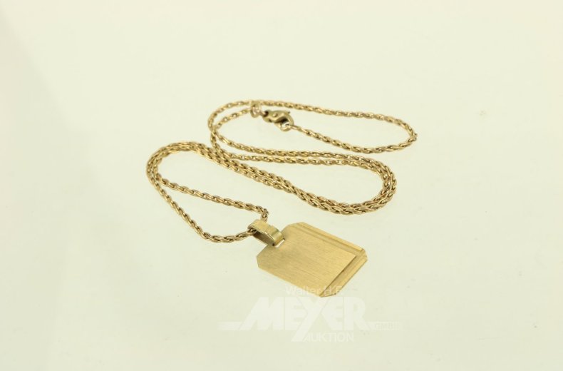 Kette mit Anhänger