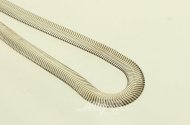 Fischgräthalskette