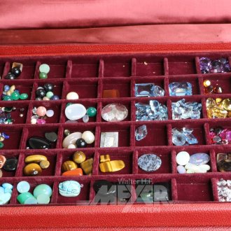Konvolut versch. loser Schmuck- und Edelsteine