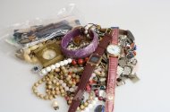 Posten Modeschmuck u. Armbanduhren