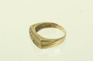 Ring mit 4 kl. Diamantimitationen
