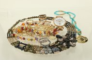Konvolut Modeschmuck im schwarzen Schmuckkoffer