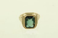 Ring mit grünem Farbstein