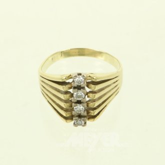Ring mit 4 kl. Brillanten von ca. 0,2ct