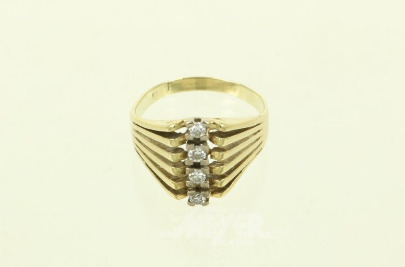Ring mit 4 kl. Brillanten von ca. 0,2ct
