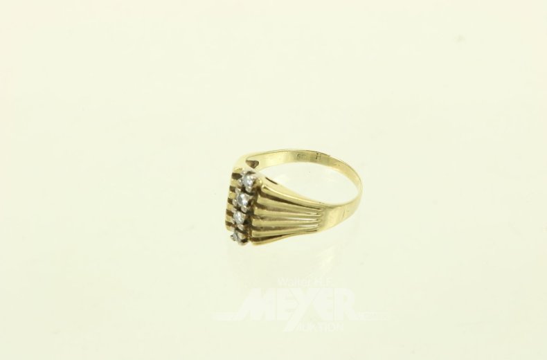 Ring mit 4 kl. Brillanten von ca. 0,2ct