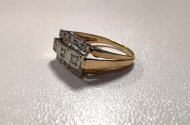 Ring mit 3 Brillanten von ca. 0,15ct u. 10 kl. Diamanten