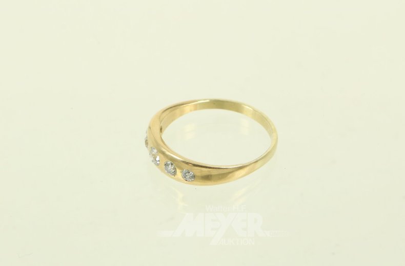 Damenring mit 5 Brillanten von ges. ca. 0,25ct