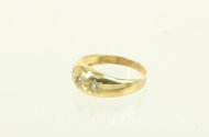 Ring mit kl. Diamantimitationen