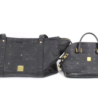 gr. Tragetasche sowie eine Handtasche, schwarz