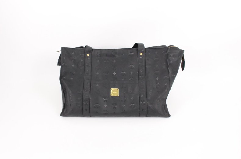 gr. Tragetasche sowie eine Handtasche, schwarz