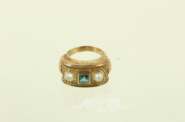 Aufwendig gestalteter Ring