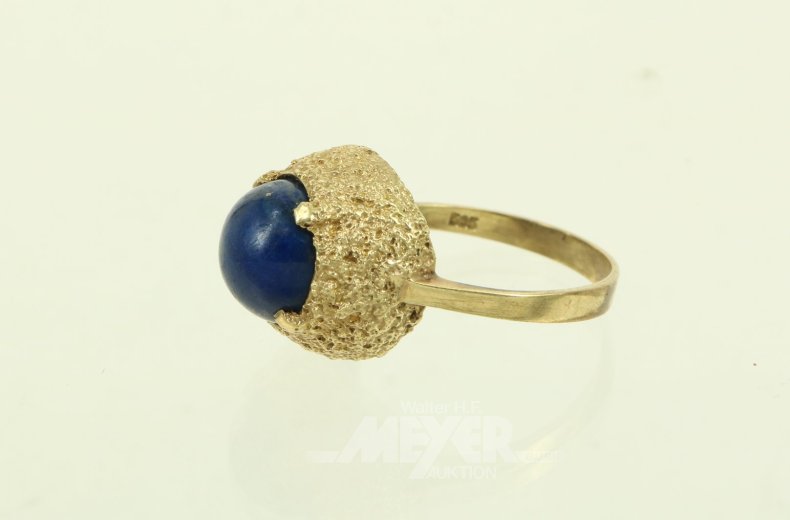 Ring mit rundem Lapislazuli-Cabochon
