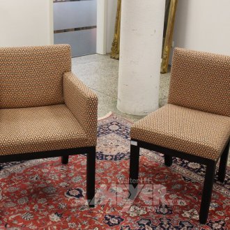2 Polsterstühle im Retro-Look
