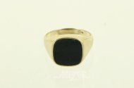 Ring mit Onyxplatte